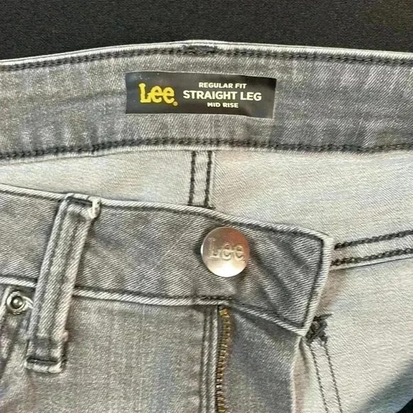 Lee’s women’s 5 regular fit, mid-rise, straight leg 5 pocket jeans size 8 short - Picture 3 of 9